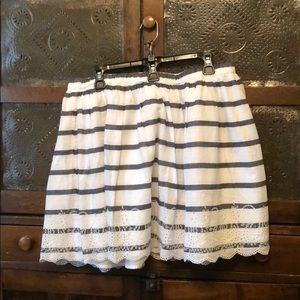 NWT crown & ivy skirt